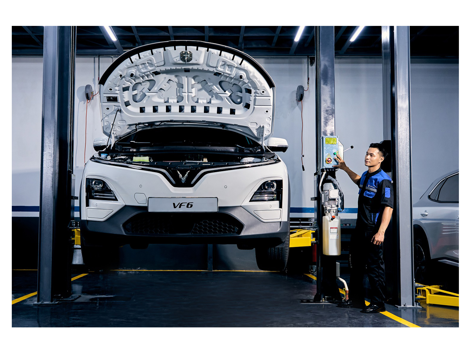 VinFast introduced industry-leading warranties, up to 10 years or 200,000 kilometers