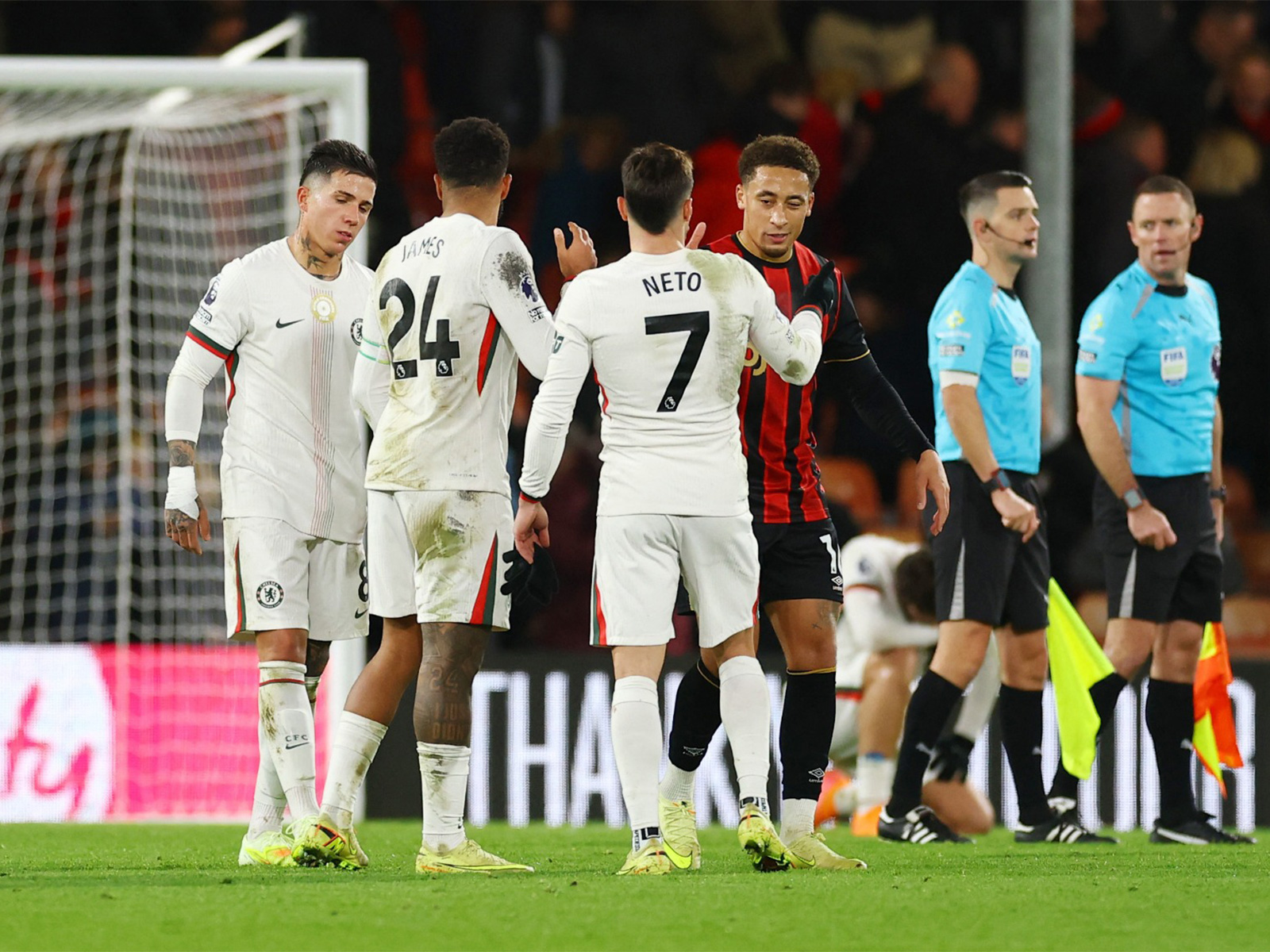Chelsea and Bournemouth players (Photo: Reuters)