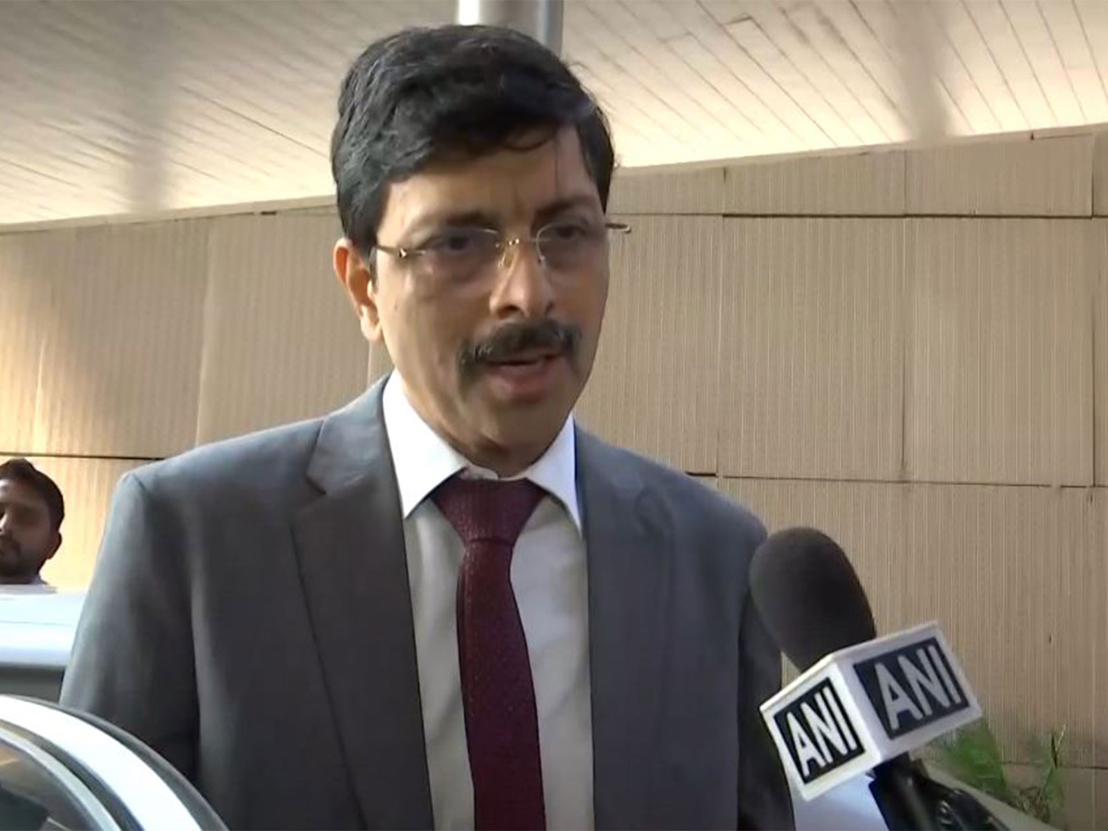  Pankaj Agarwal, Secretary, Power Ministry (Photo/ANI)