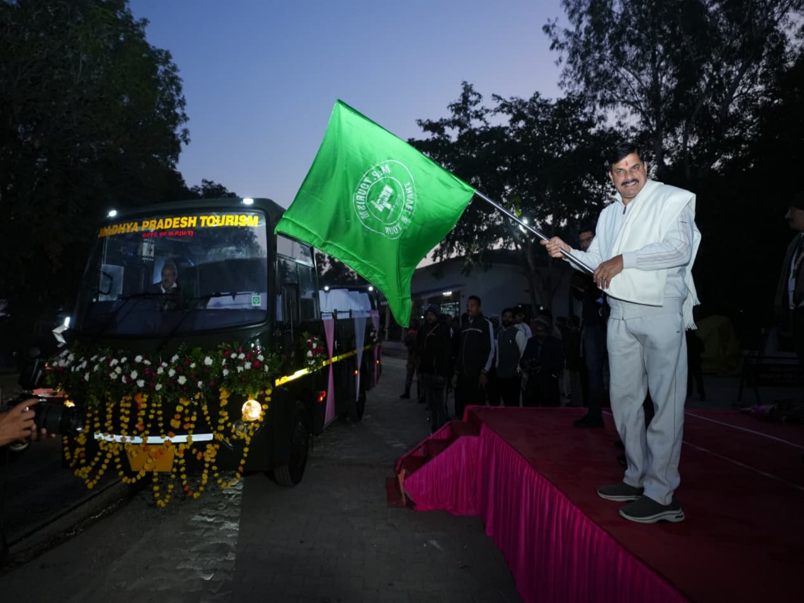MP CM Mohan Yadav is flagging off Canter buses at Panna National Park (Photo/CMO)