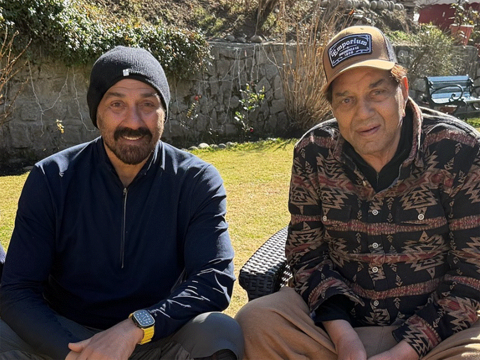 Sunny Deol, late actor Dharmendra (Image source/Instagram/ @iamsunnydeol)