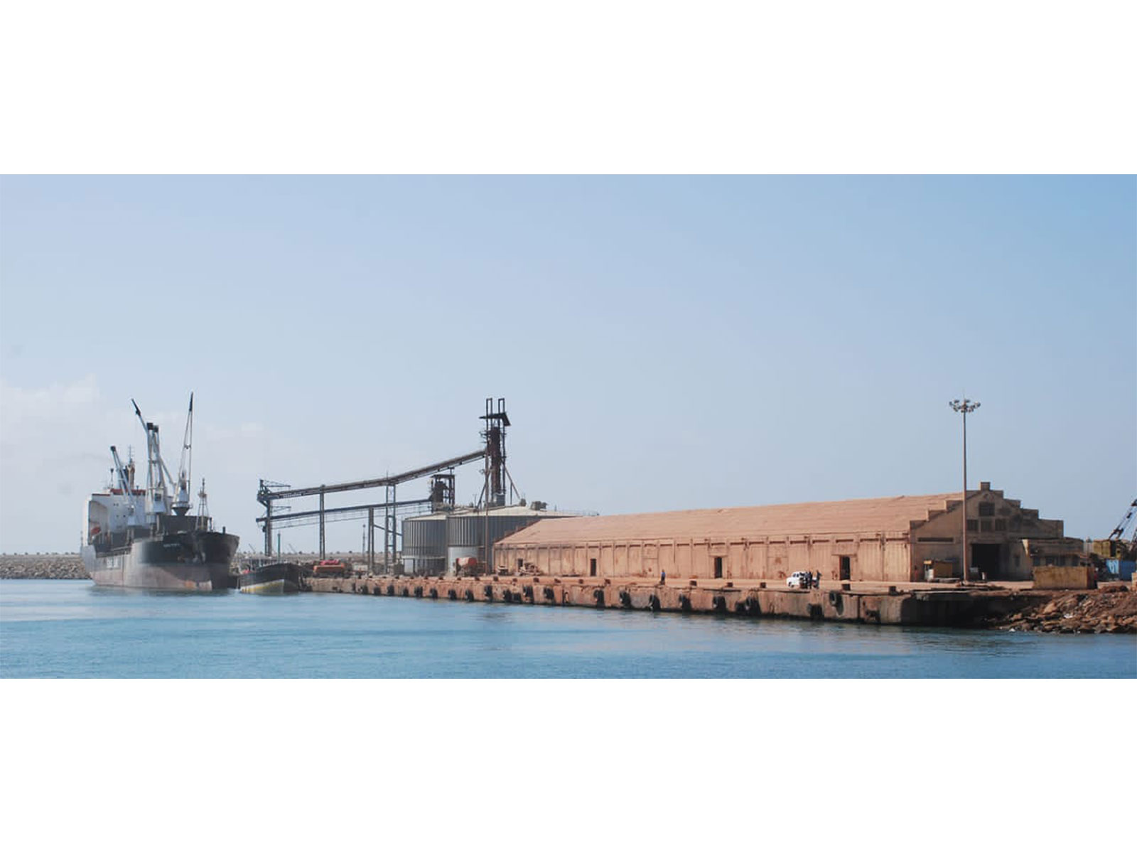 Fishermen at Jakhau Harbour, Gujarat, which is set to be upgraded under the Blue Harbours initiative (Photo/Gujarat CMO) Fishermen at Jakhau Harbour, Gujarat, which is set to be upgraded under the Blue Harbours initiative (Photo/Gujarat CMO)