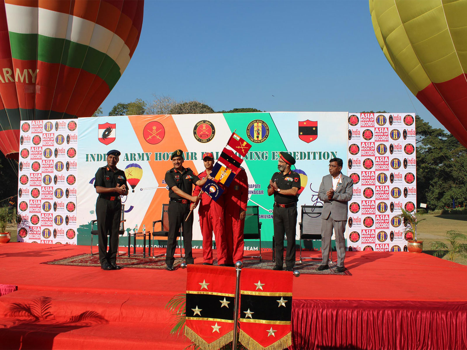 Indian Army’s Hot Air Ballooning (HAB) Expedition formally concluded in Pune (Photo/ANI)