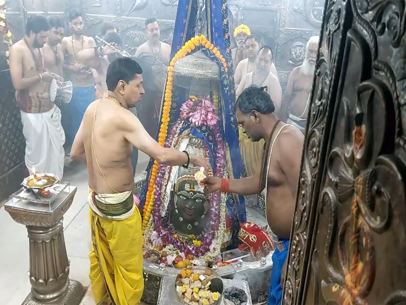 MP Bhasma Aarti Performed At Mahakaleshwar Temple In Ujjain