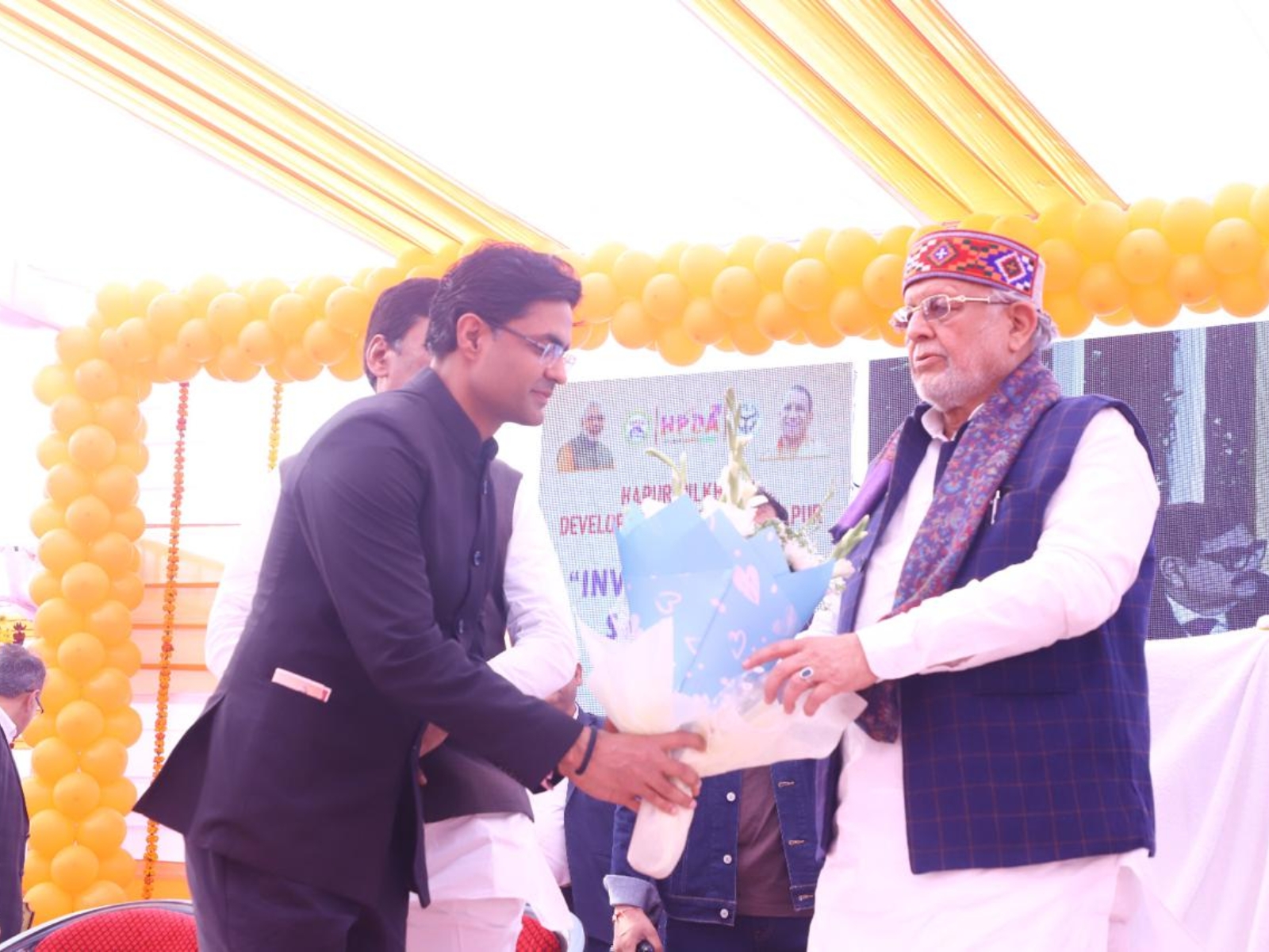 HPDA's 'Invest in Hapur' Summit 2025: Chief Guest Shri Suresh Kumar Khanna Praises Dr. Nitin Gaur’s Efforts as HPDA’s Financial Health and Development Surge