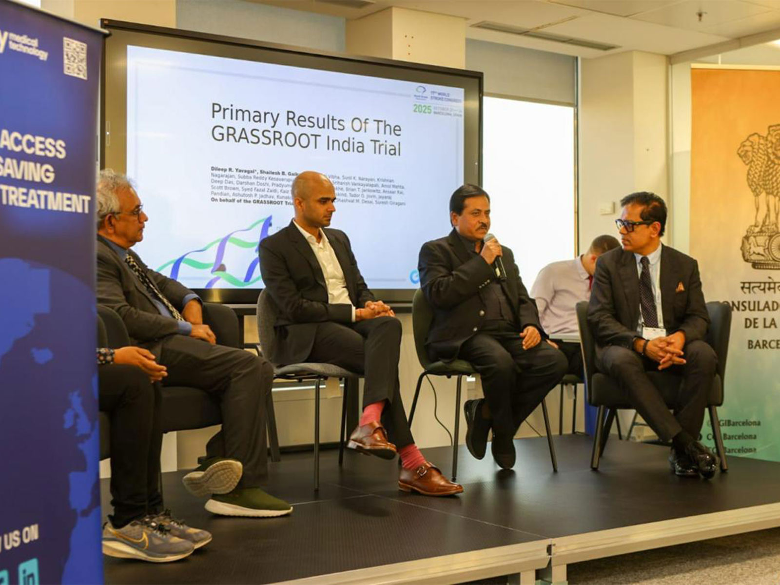 Dr Shailesh B Gaikwad (holding mike), Professor & Head, Department of Neuroimaging & Interventional Neuroradiology, AIIMS New Delhi (File Photo/AIIMS New Delhi)