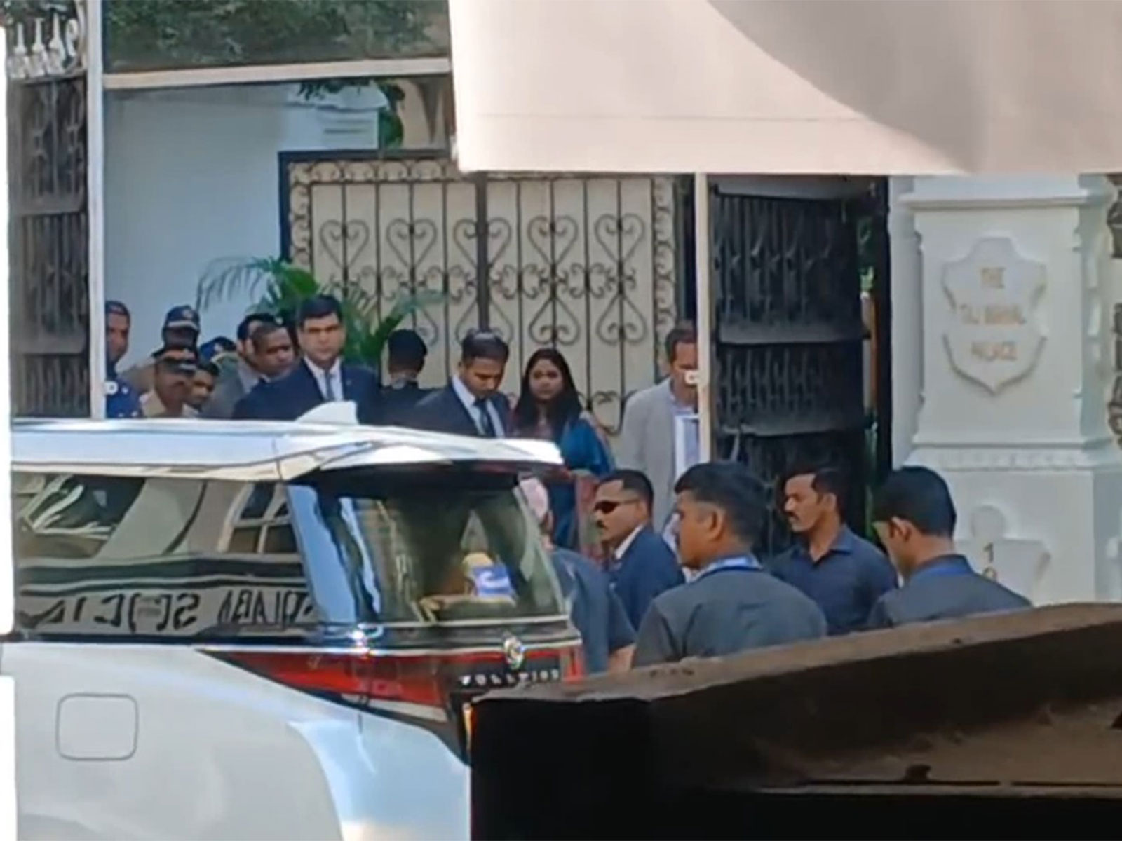 Lionel Messi arrives in Taj Mahal Hotel (Photo: ANI)