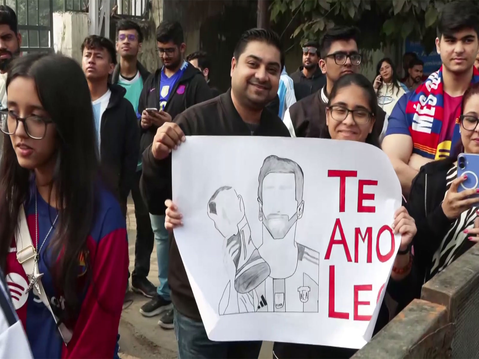 Lionel Messi supporters outside Arun Jaitley Stadium in Delhi (Photo: ANI)