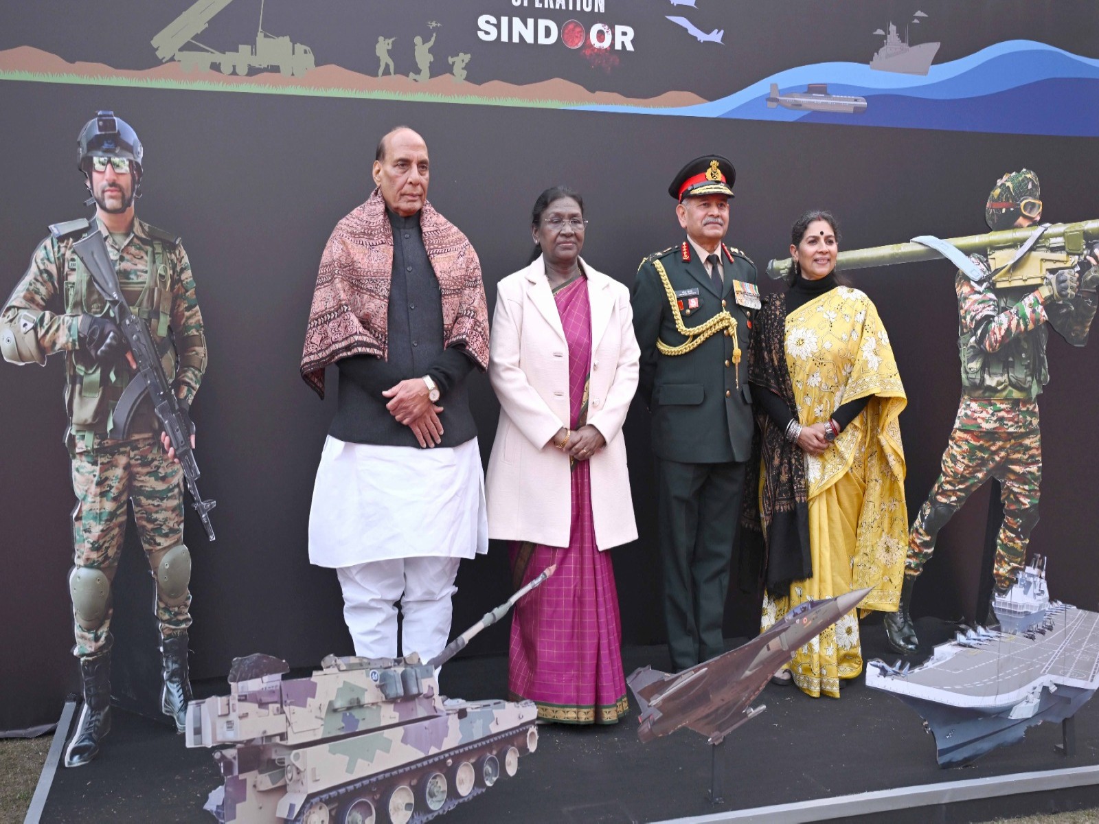 President Droupadi Murmu, Defence Minister Rajnath Singh and COAS Upendra Dwivedi (Photo/@Rashtrapatibhvn)