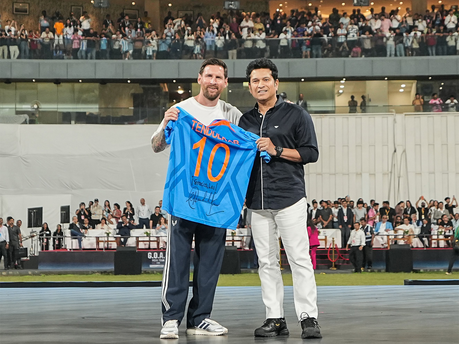 The football maestro Messi standing with 'God of Cricket' Sachin Tendulkar. (Photo: @sachin_rt X)