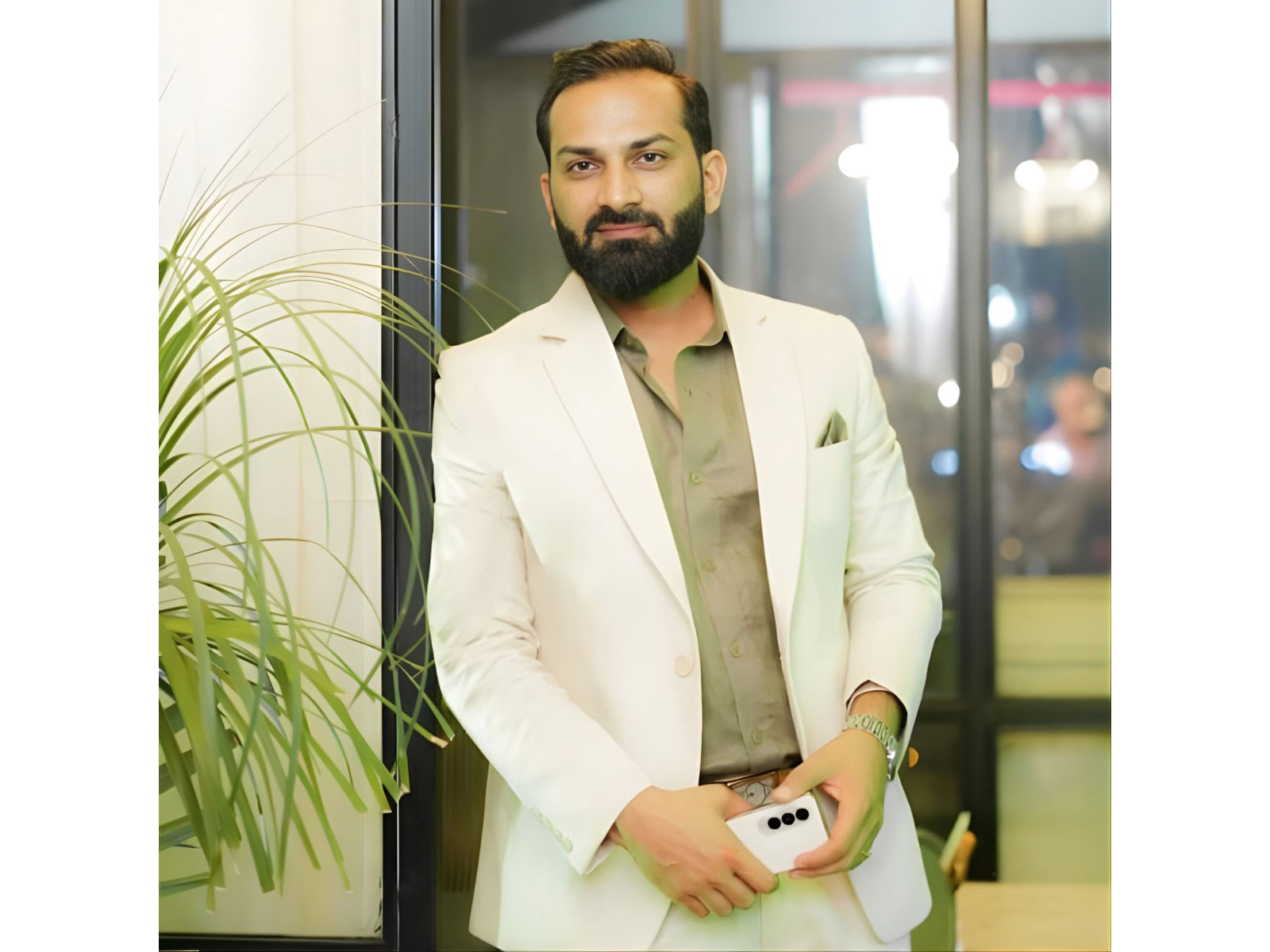 In the image: Mr. Akshay Chauhan, the founder of Dearie and Roesia