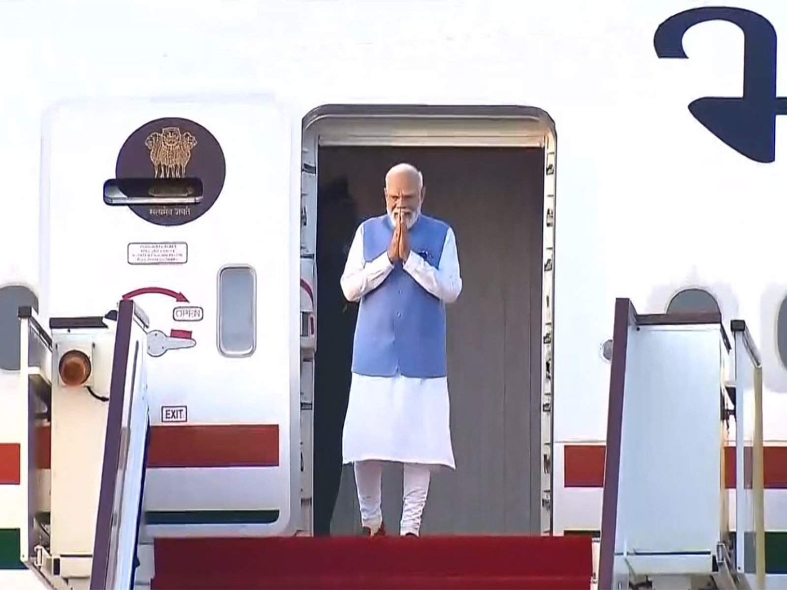 Prime Minister Narendra Modi arrives in Muscat, Oman, on the final leg of his three-nation tour. (Photo/ANI) Prime Minister Narendra Modi arrives in Muscat, Oman, on the final leg of his three-nation tour. (Photo/ANI)