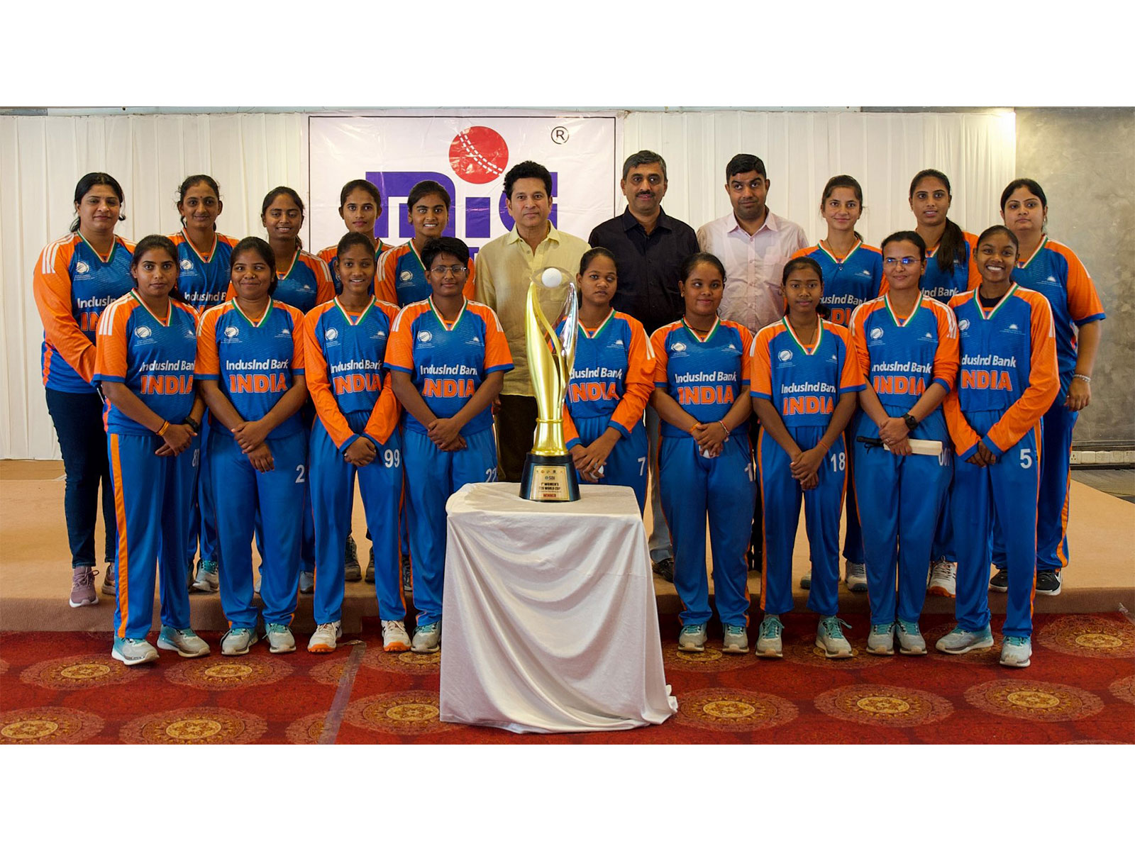 Sachin Tendulkar with India Blind Women's Team. (Photo: X/@sachin_rt)
