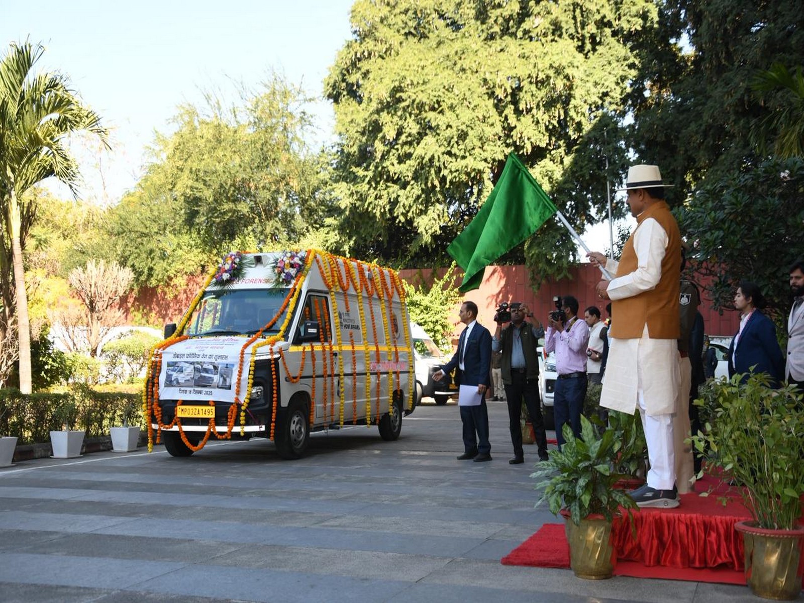 MP CM Mohan Yadav is flagging off mobile forensic van from police headquarters in Bhopal  (Photo/CMO)