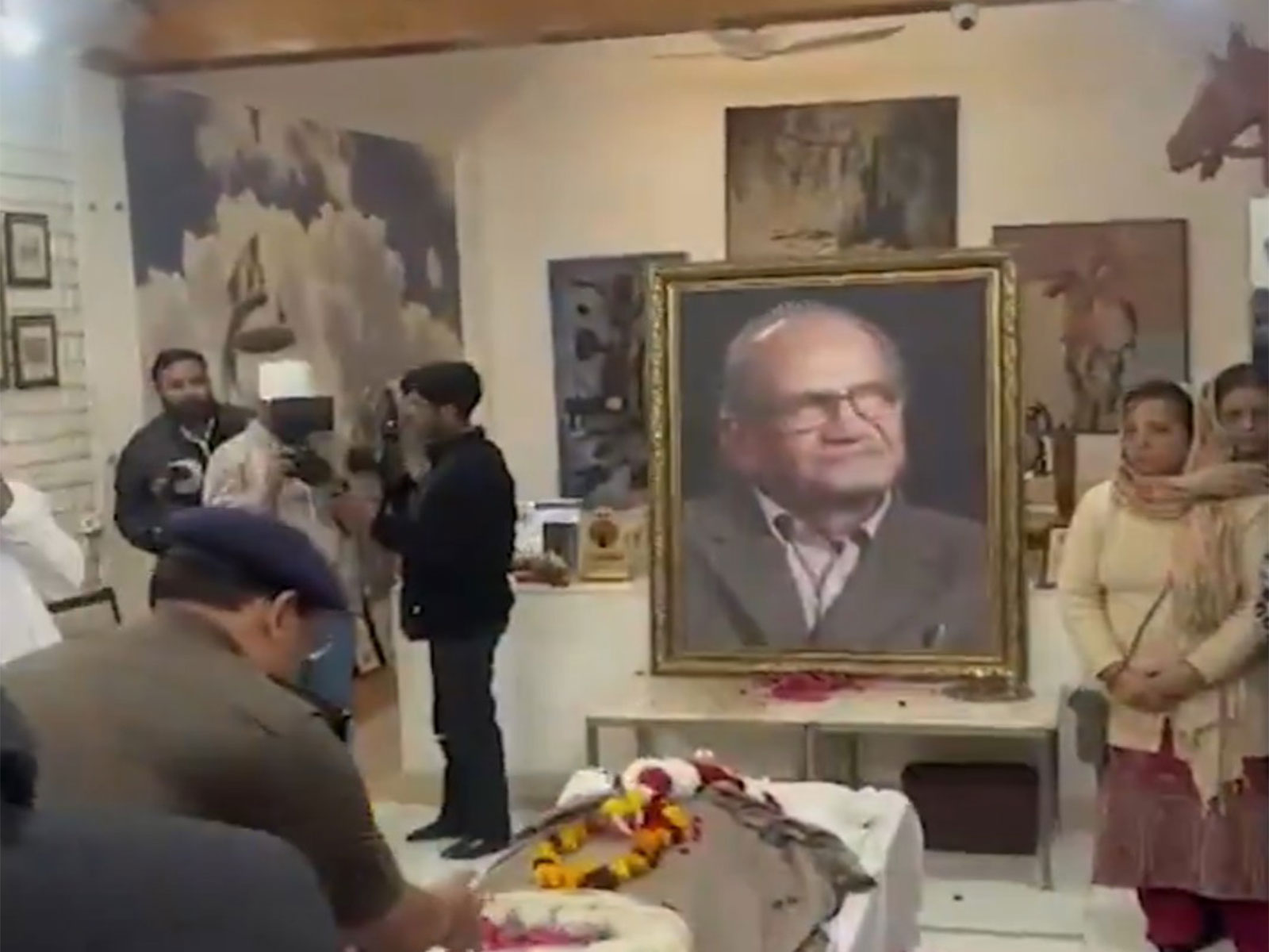Renowned sculptor Ram Vanji Sutar passed away at 100 (Photo/ANI)