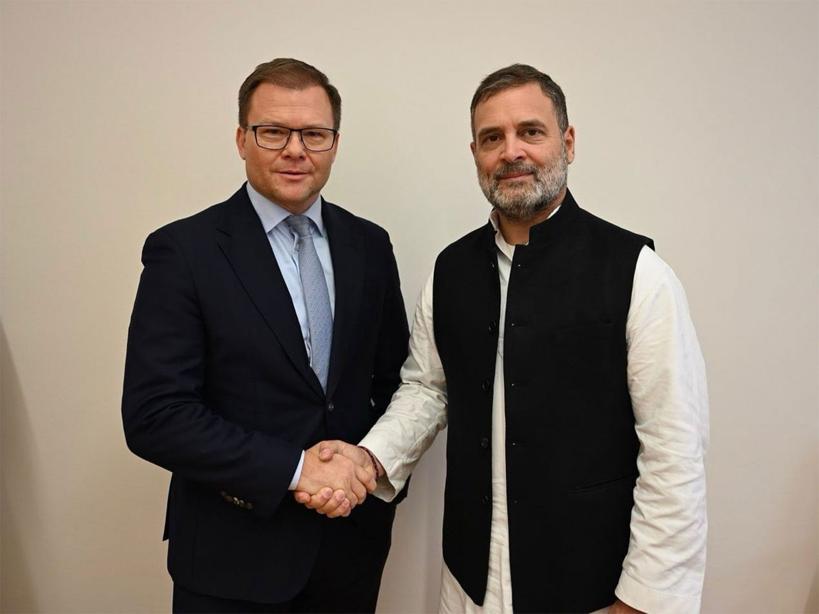 Lok Sabha Leader of Opposition Rahul Gandhi with German Environment Minister Carsten Schneider (Photo: @INCIndia/X)