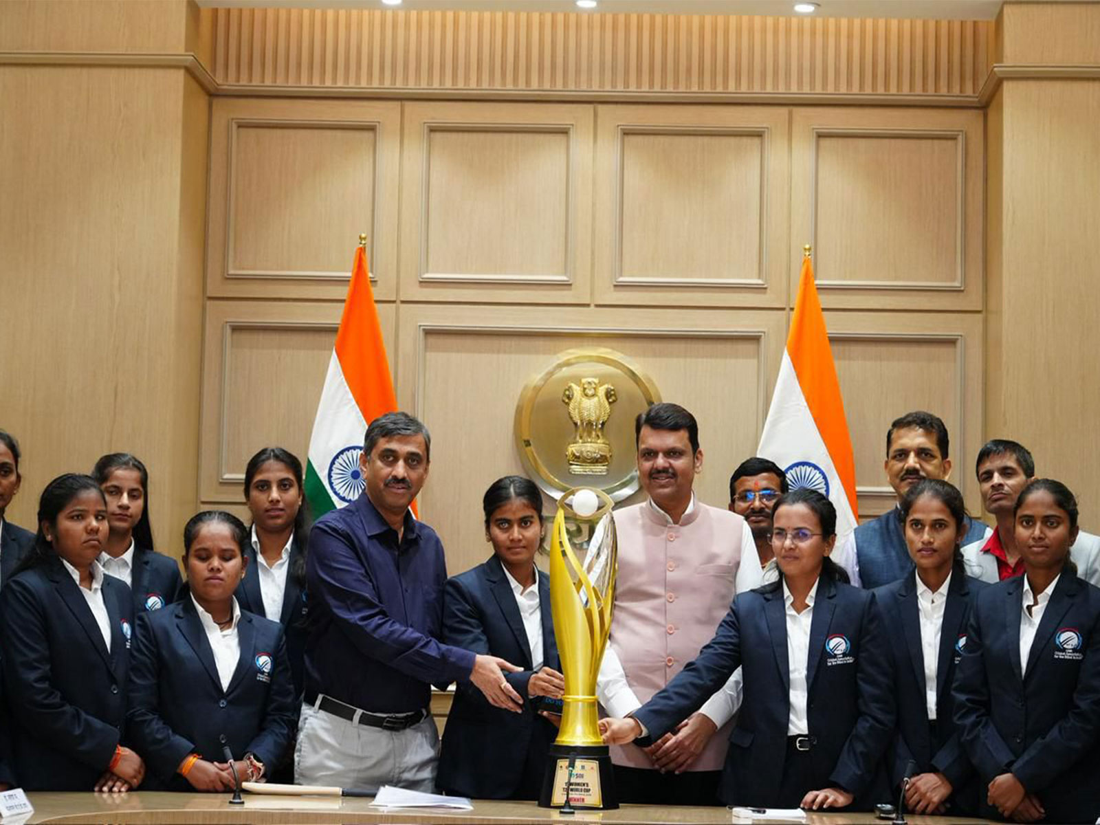 Devendra Fadnavis felicitates World Cup winning Blind Women’s Cricket Team. (Photo: CABI)