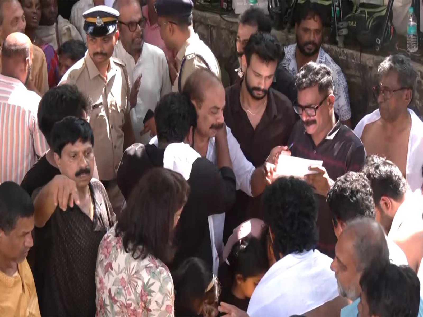 Sreenivasan funeral (Photo/ANI) Sreenivasan funeral (Photo/ANI)