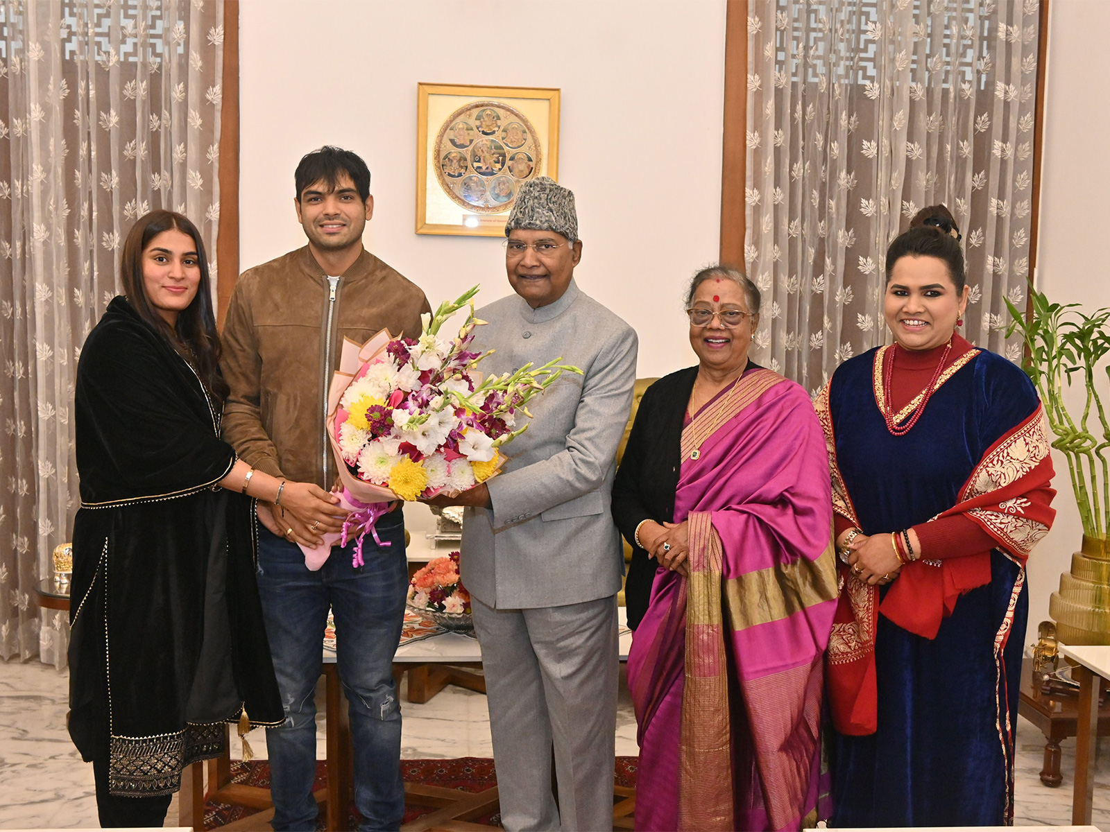 Neeraj Chopra and wife Himani with former President Ram Nath Kovind (Photo: X/ @ramnathkovind)