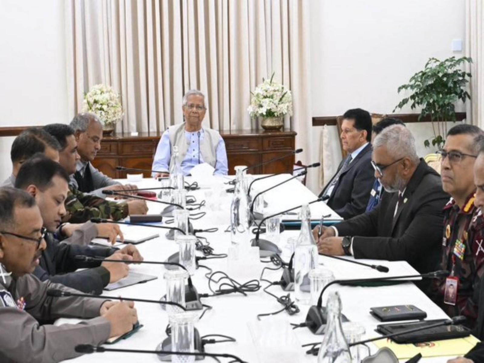 Bangladesh’s Chief Adviser Muhammad Yunus chaired a high-level meeting (Photo: X/@ChiefAdviserGoB)