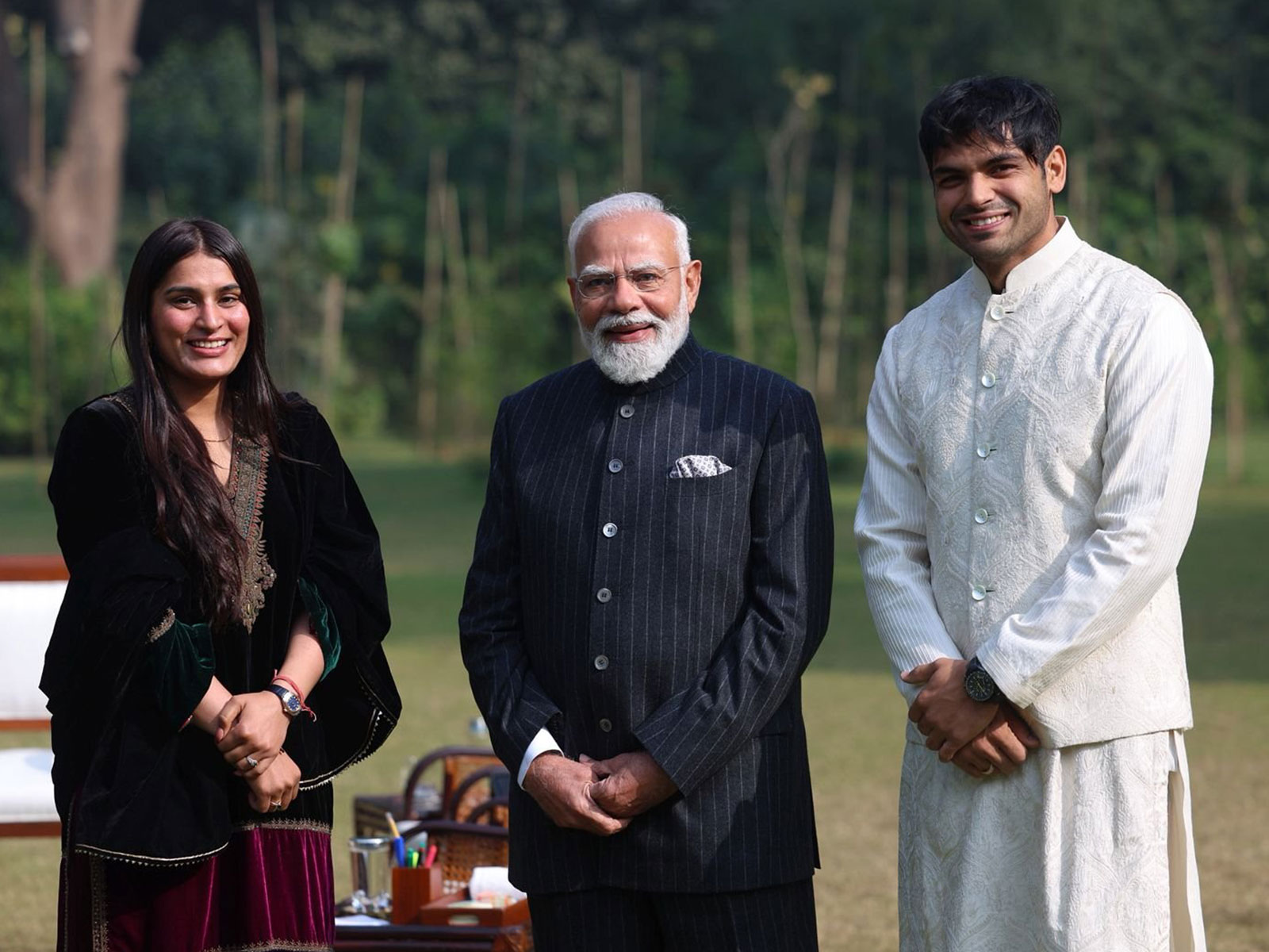 PM Modi with Neeraj Chopra and his wife (Photo: X@narendramodi X)