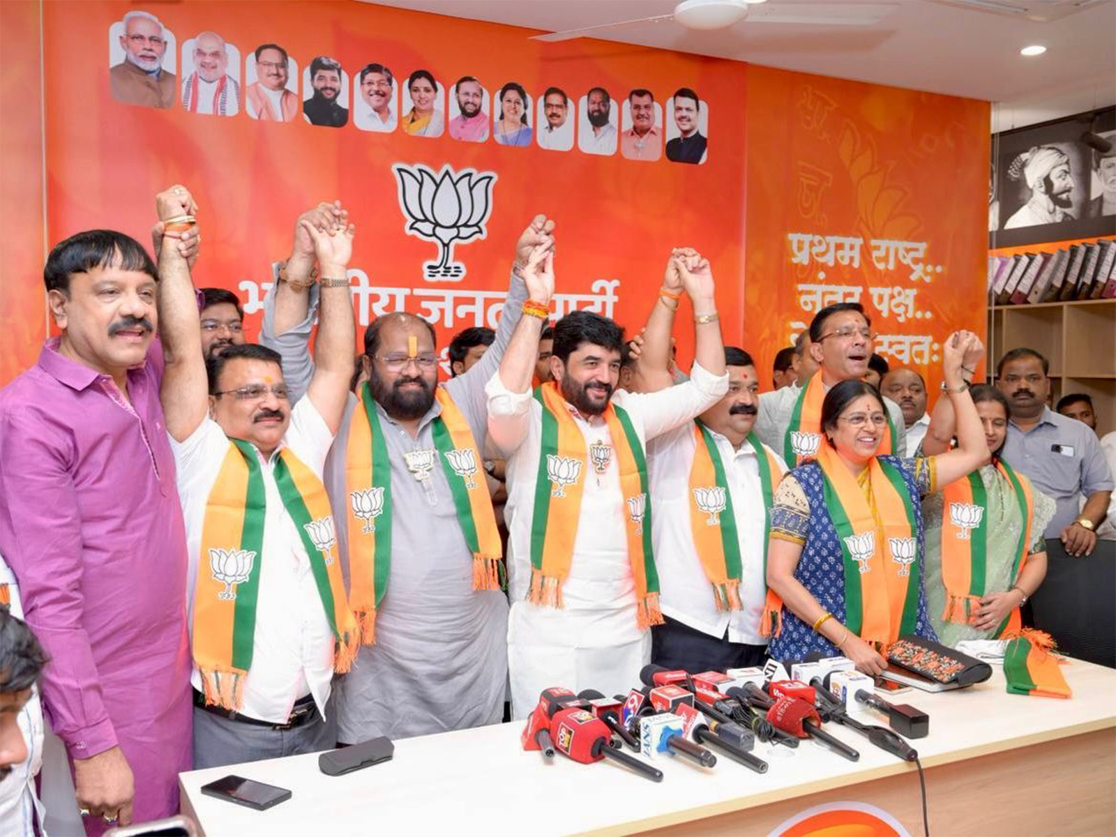 Murlidhar Mohol with Prithviraj Sutar, Sanjay Bhosale and Ashwini Bhosale (Photo/@mohol_murlidhar)