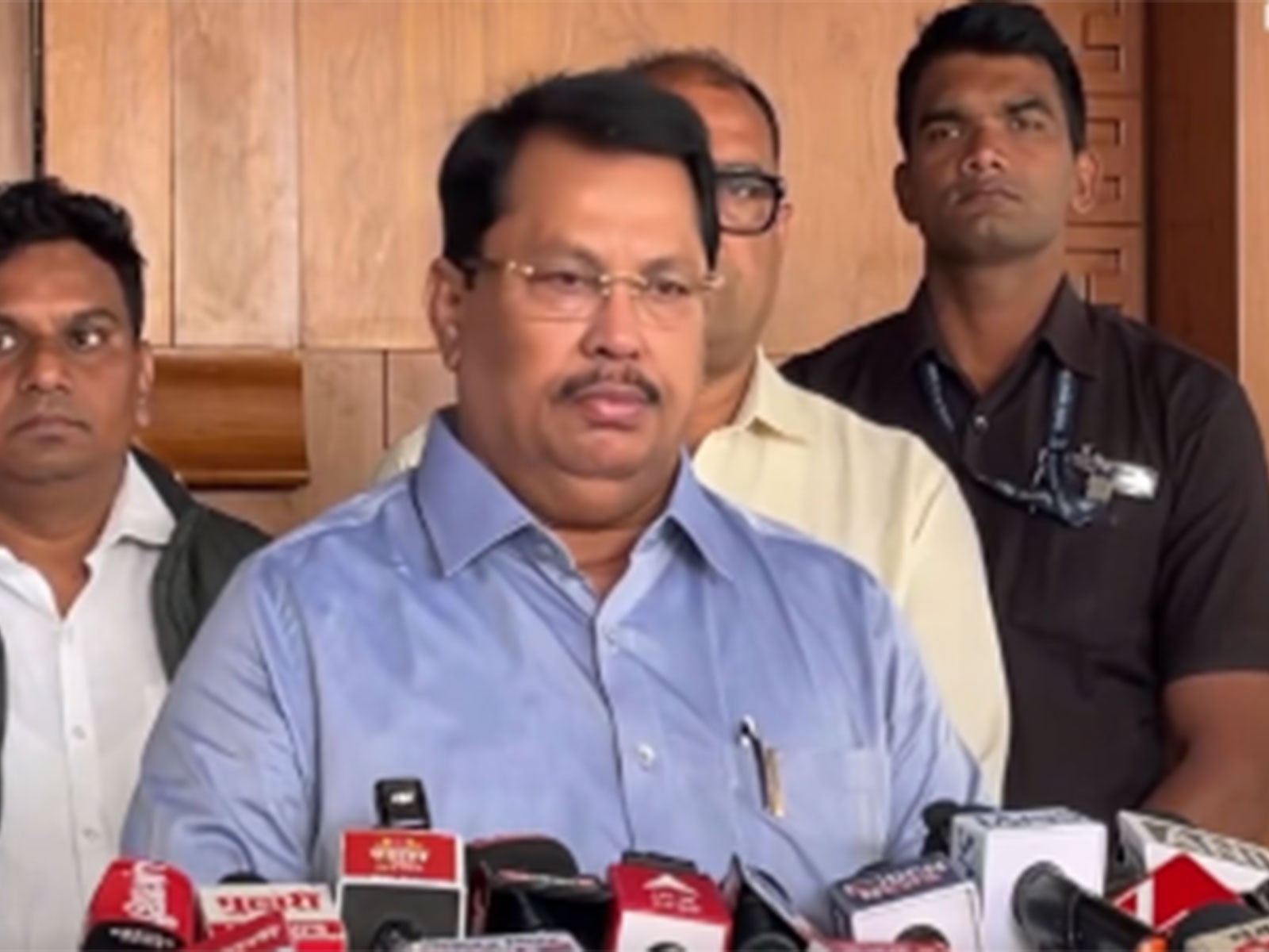 Congress leader Vijay Wadettiwar addressing media in Nagpur on Wednesday. (Photo/ANI)