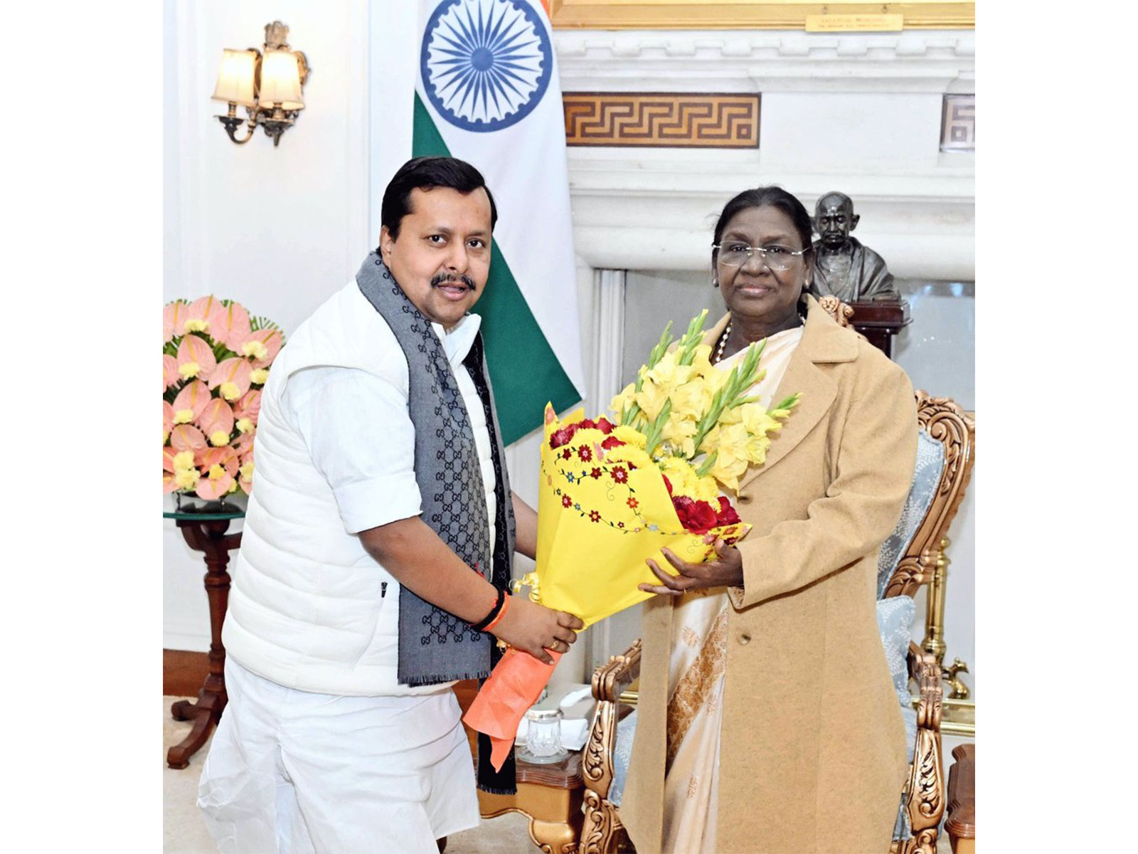 BJP Working President Nitin Nabin with President Droupadi Murmu (Photo: x/@NitinNabin)