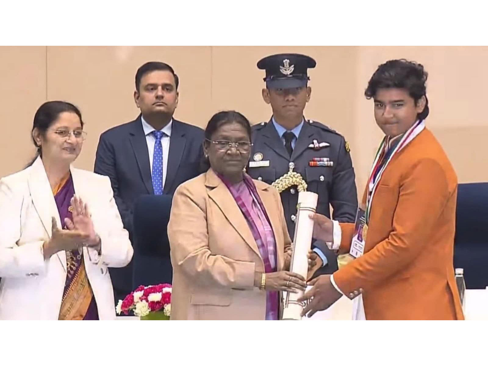 Vaibhav Suryavanshi being conferred with the Pradhan Mantri Rashtriya Bal Puraskar. (Photo: X/@ShuklaRajiv)