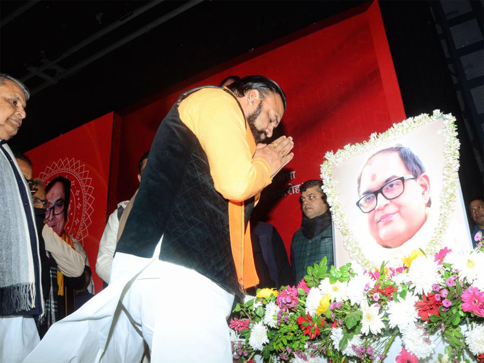 Bihar Deputy CM Samrat Choudhary paying tribute to Kishore Kunal (Photo:@samrat4bjp/X)