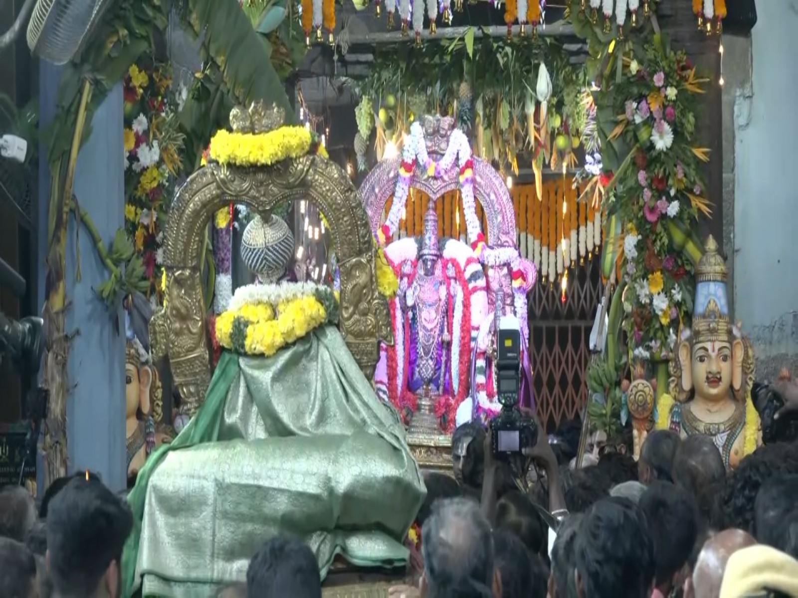 Paramapada Vasal open for Vaikunda Ekadasi festival (Photo/ANI)