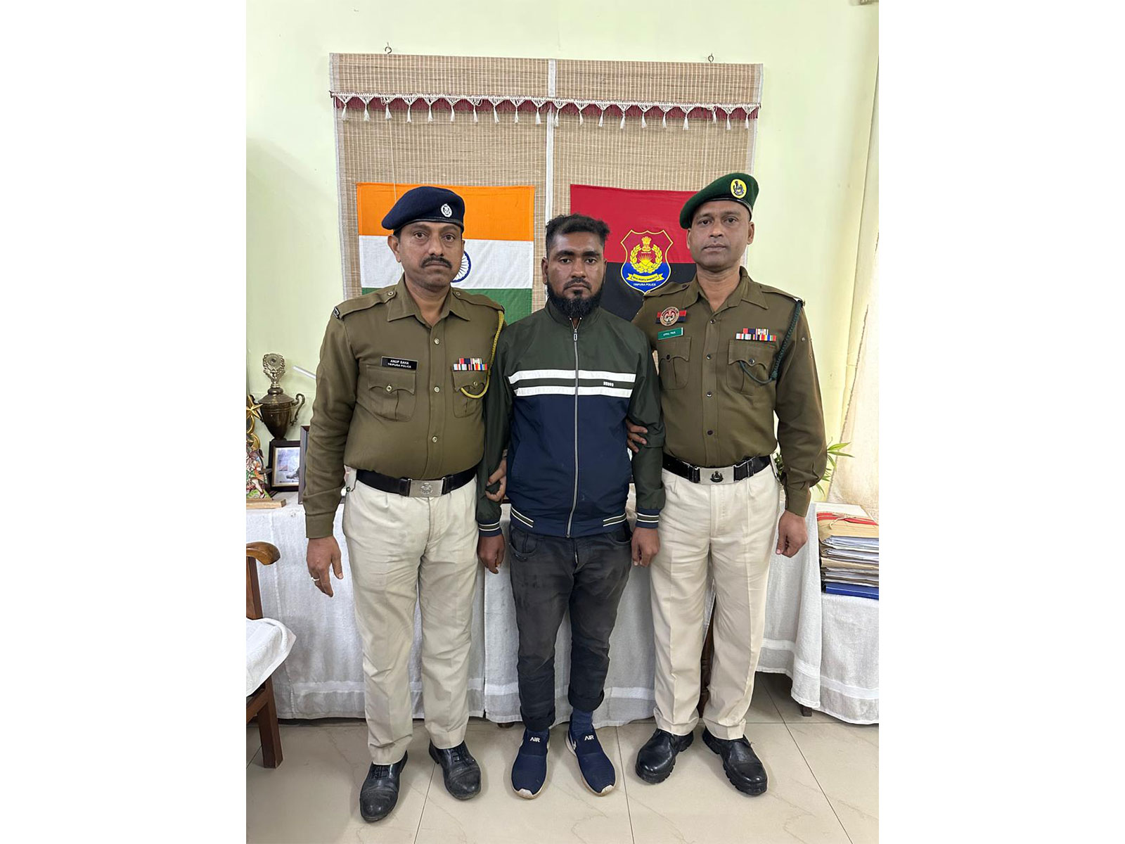 Accused Jagir Miah in police custody (Photo/ Agartala West PS)