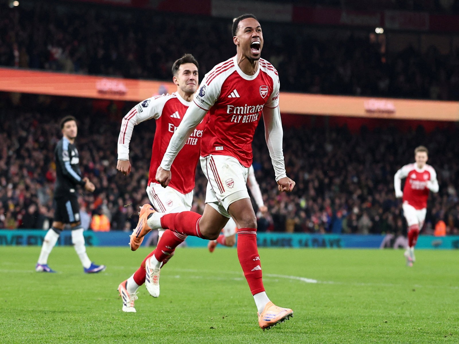 Arsenal overpower Aston Villa after half-time to win 4-1