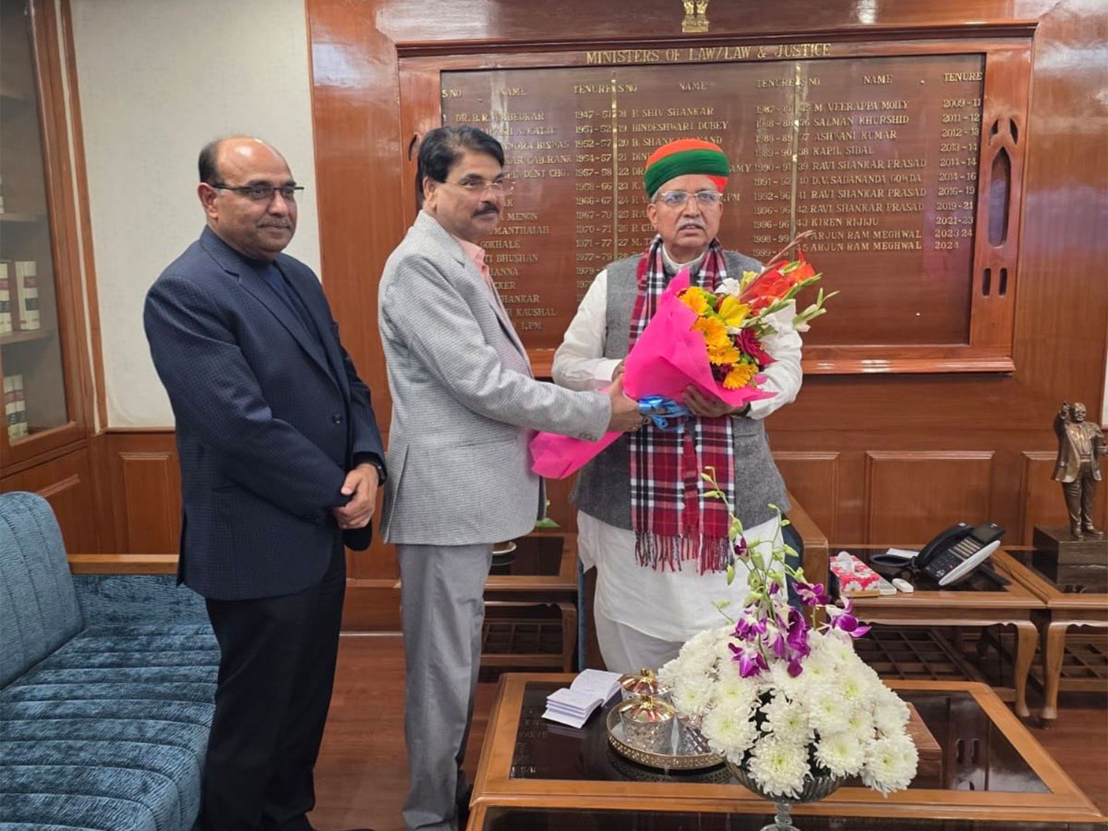 BCI chairman Manan Kumar Mishra meets Union MoS Arjun Ram Meghwal (Photo: @MishraManan01/X)