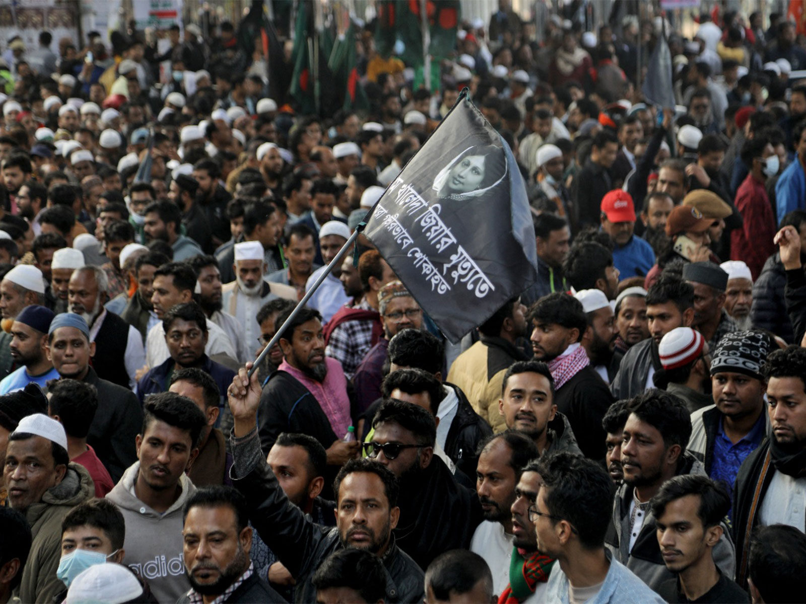 People leave after offering funeral prayer for Bangladesh's former Prime Minister Khaleda Zia in Dhaka (Photo/ Reuters)