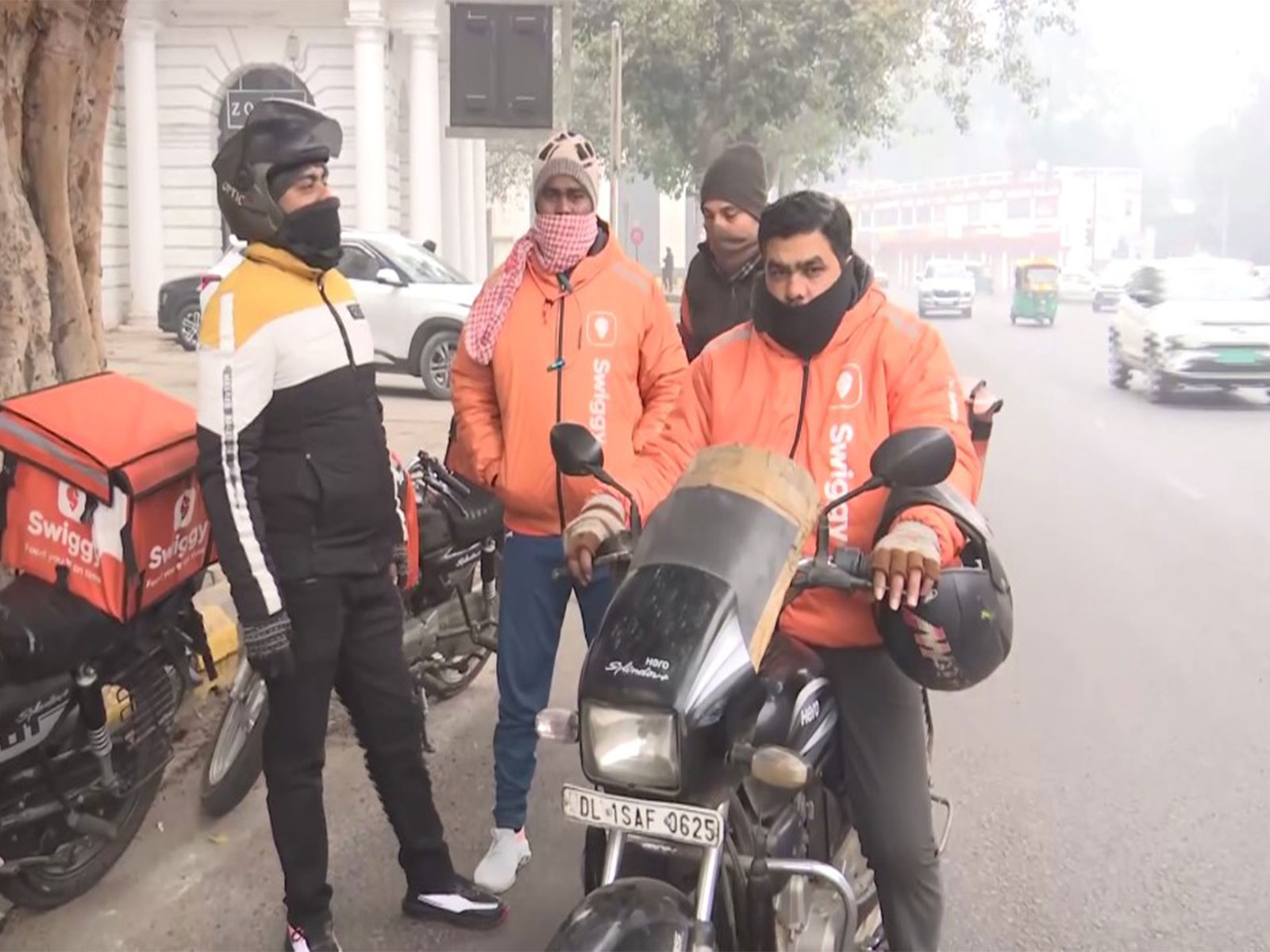 Visuals of gig workers in New Delhi (Photo: ANI)