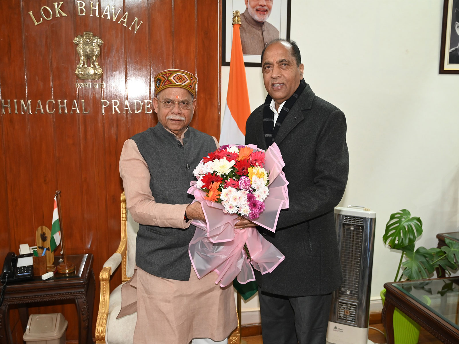 Himachal LoP Jairam Thakur and Governor Shiv Pratap Shukla (Photo/ANI)