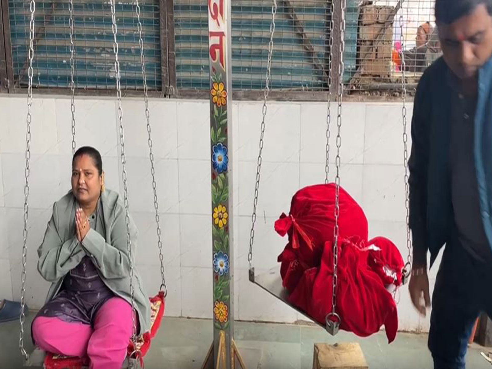 Devotees performed Tula Dan (weighing oneself against offerings) at Sita Rasoi (Photo/ANI)