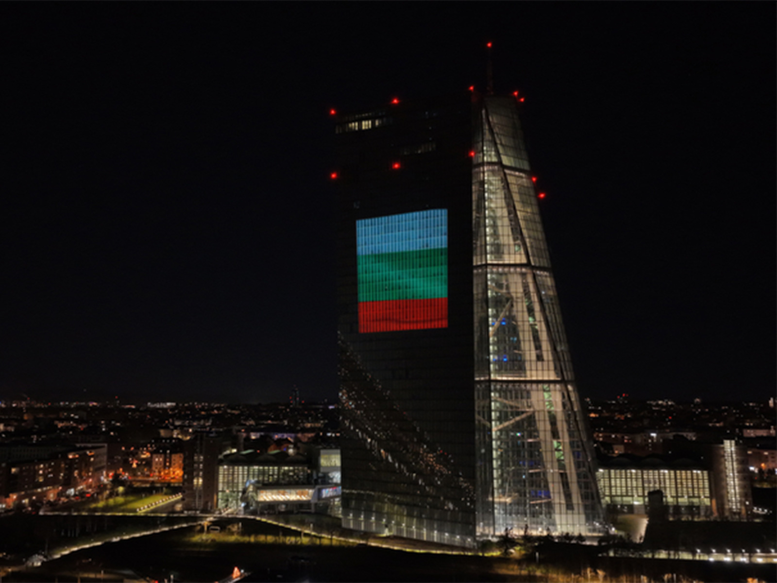 ECB lights up its main building in Frankfurt (Photo/@ecb) ECB lights up its main building in Frankfurt (Photo/@ecb)