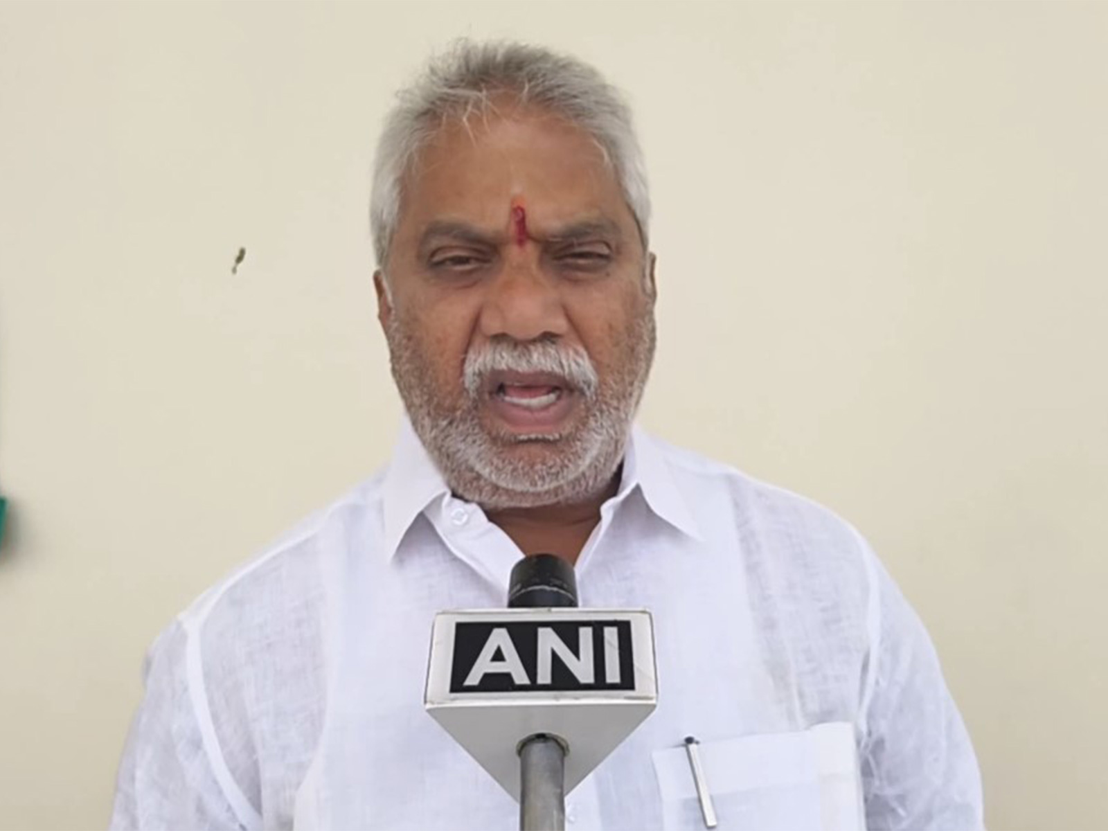 YSRCP leader and former MLA Malladi Vishnu (Photo/ANI)