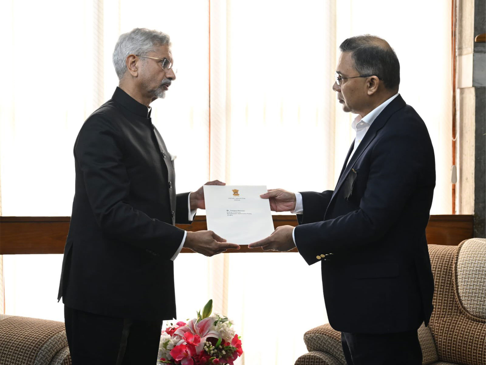 External Affairs Minister S. Jaishankar met BNP Acting Chairman Tarique Rahman in Dhaka and handed over a letter from Prime Minister Narendra Modi. (Photo: X/@bdbnp78) External Affairs Minister S. Jaishankar met BNP Acting Chairman Tarique Rahman in Dhaka and handed over a letter from Prime Minister Narendra Modi. (Photo: X/@bdbnp78)