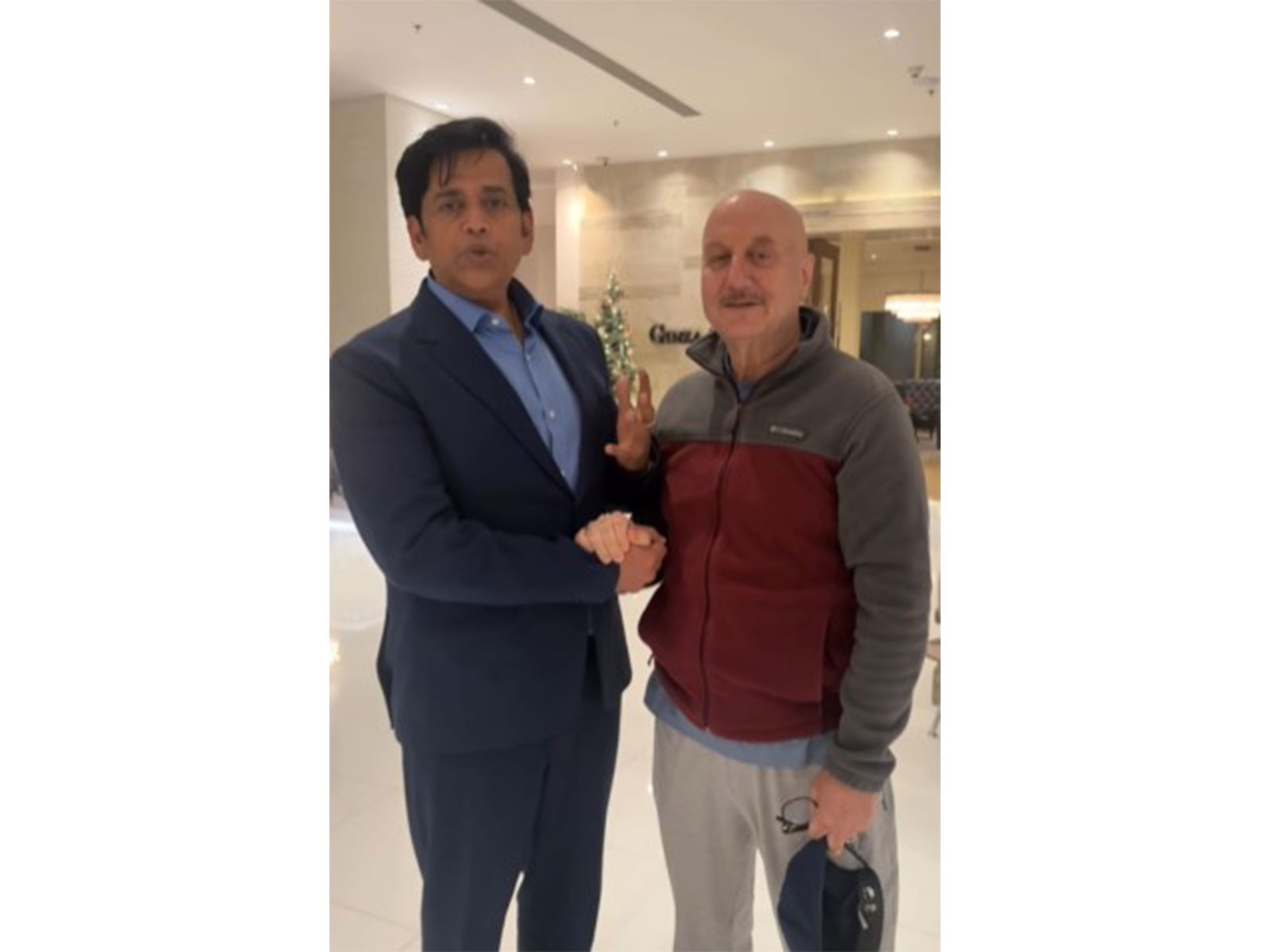 Anupam Kher, Ravi Kishan (Photo/instagram/@anupampkher) Anupam Kher, Ravi Kishan (Photo/instagram/@anupampkher)