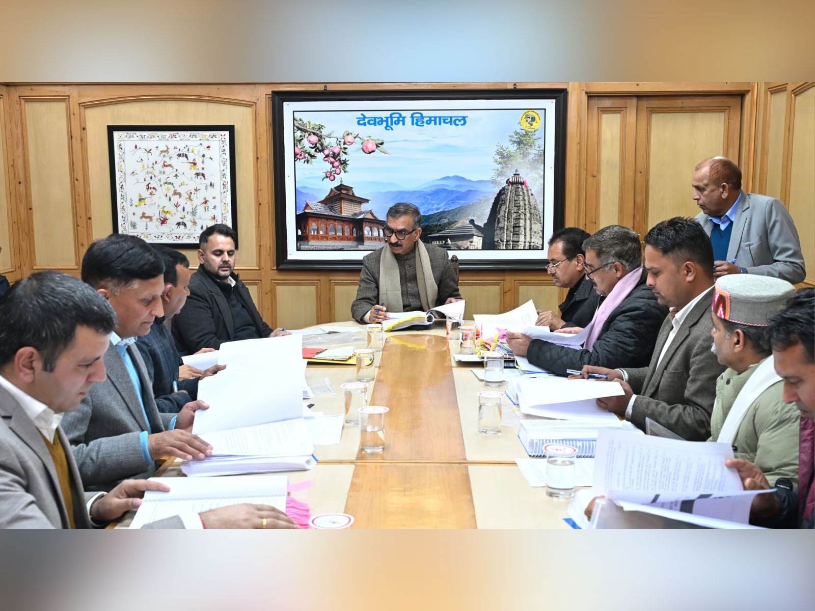 Himachal Pradesh Chief Minister Sukhvinder Singh Sukhu chairs meeting (Photo/CMO)
