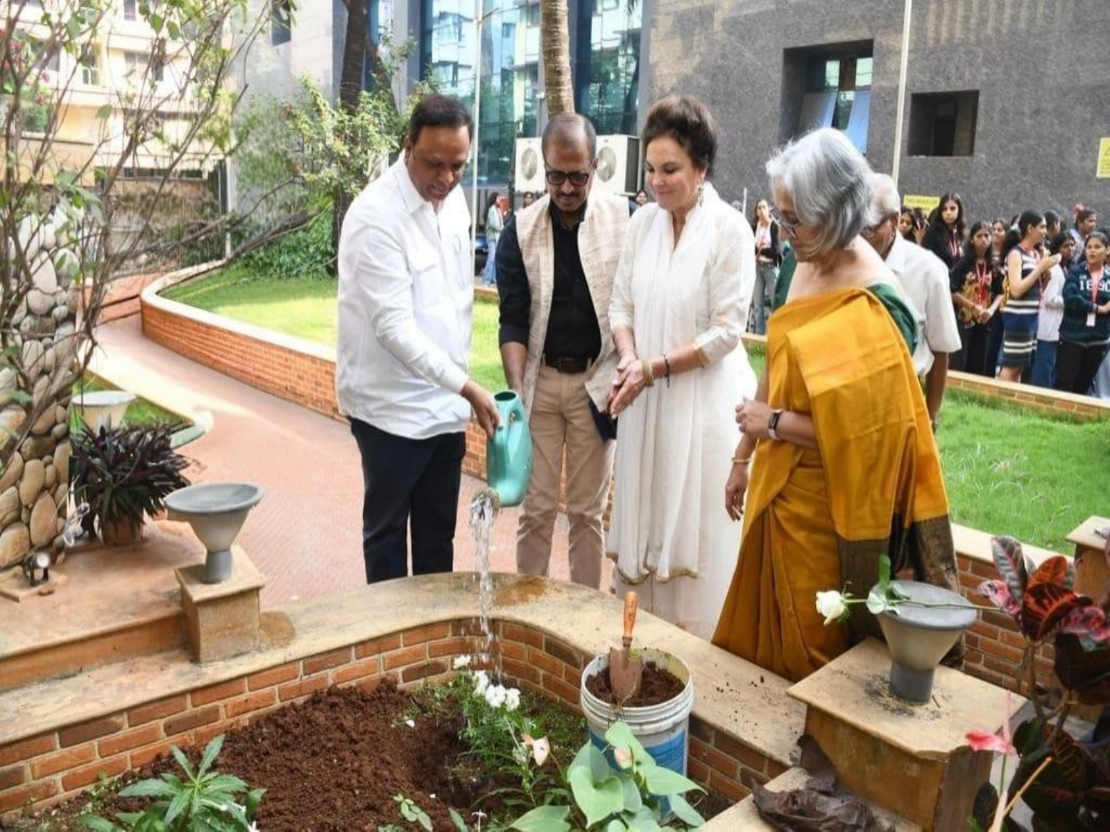 (L-R) Shri.Ashish Shelar, Dr.Abraham Mathai, Ms.Heidi Kuhn, Dr. Michelle Philip
