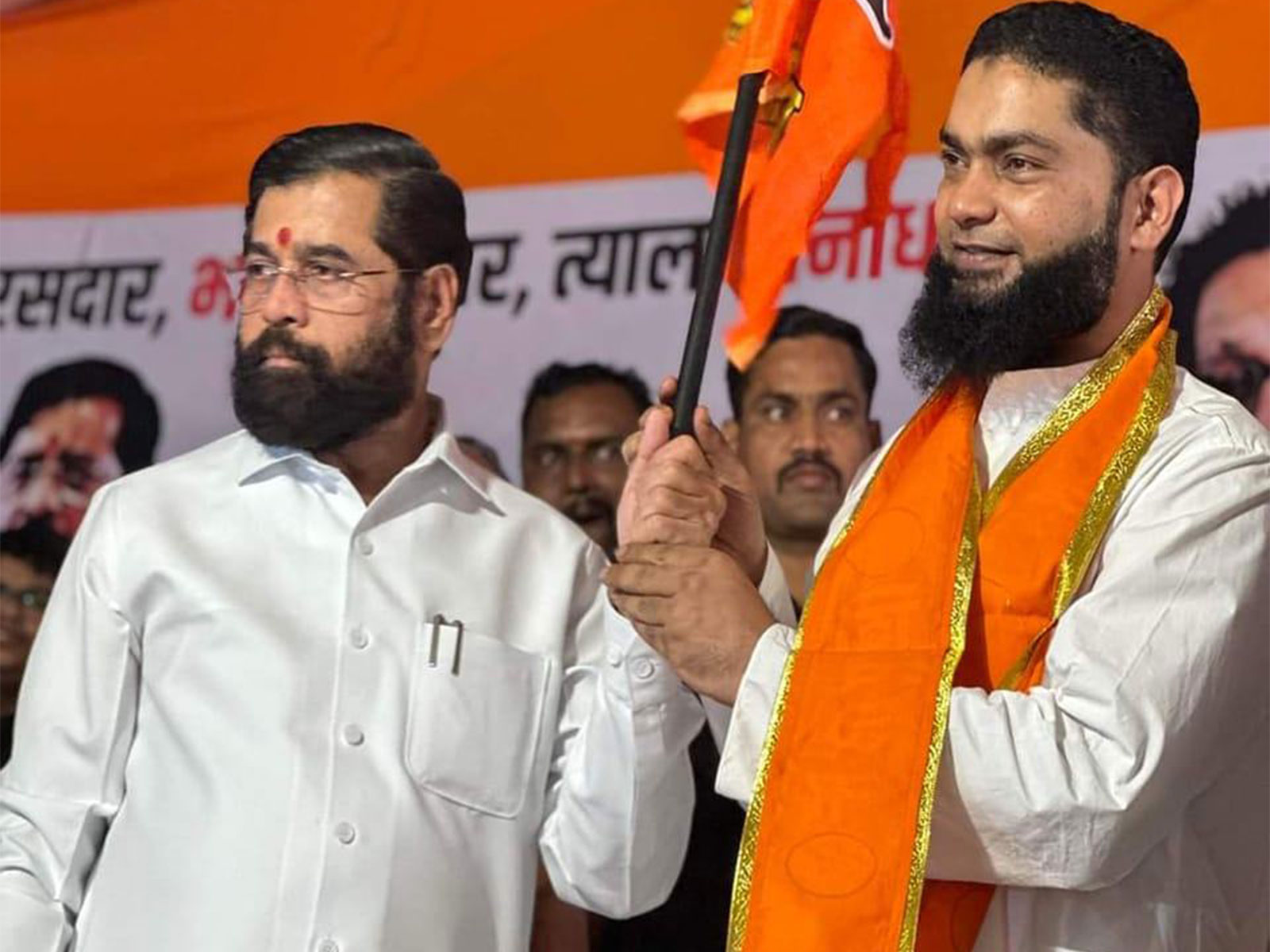 Shiv Sena leader Haji Salim Qureshi with Maharashtra Deputy CM Eknath Shinde (Photo Credit: Facebook/imhajisaalimqureshi)