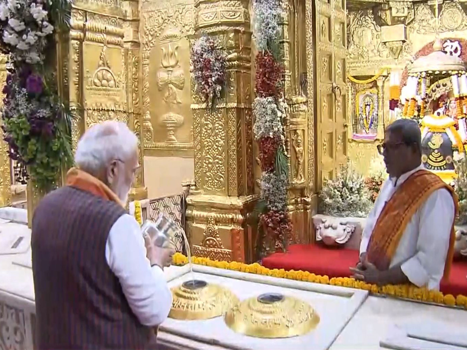 Prime Minister Narendra Modi offers prayers at Somnath Temple in Gujarat. (Photo/ANI)