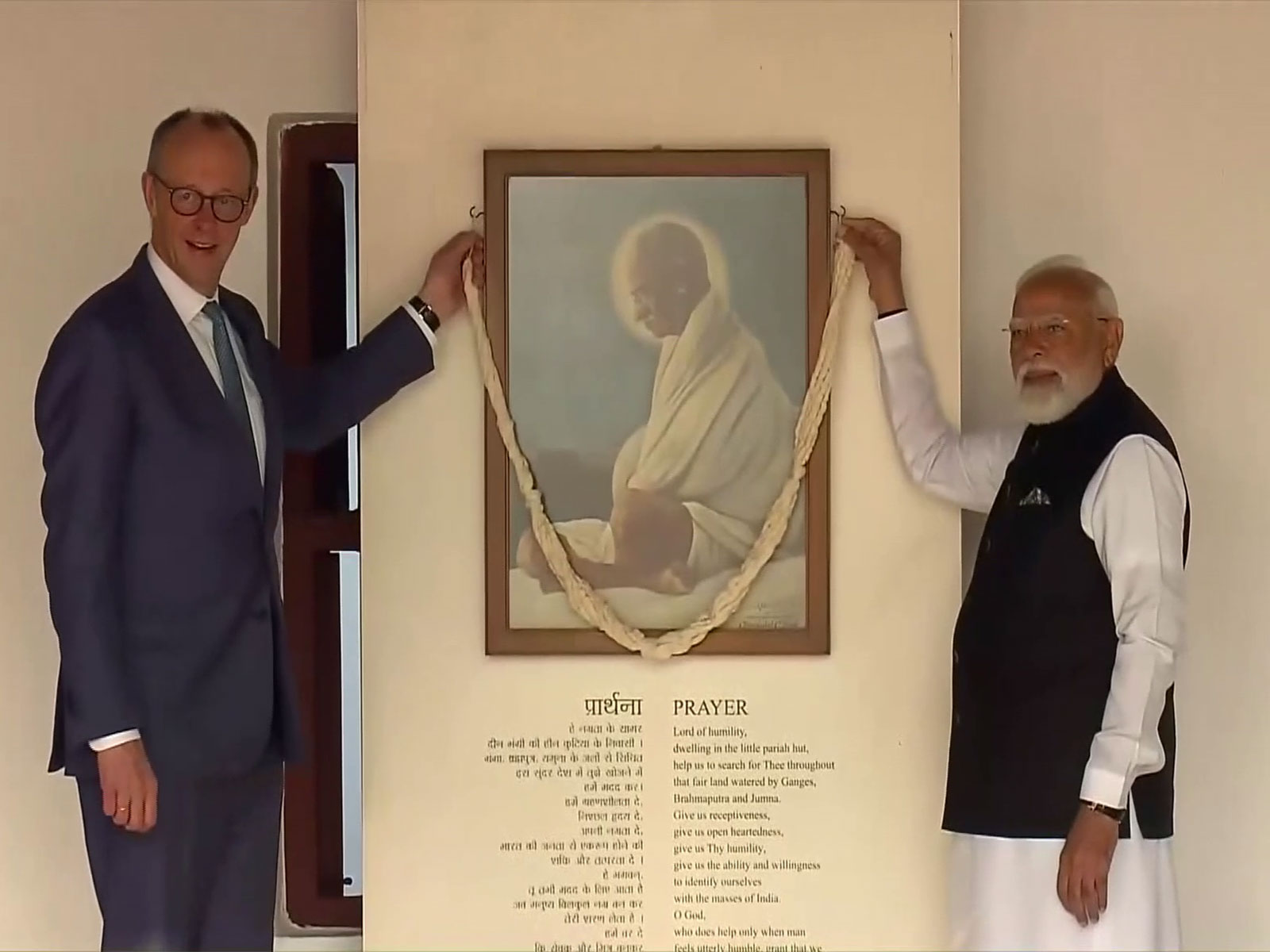 PM Modi welcomes German Chancellor Merz to Sabarmati Ashram (Photo/DD)