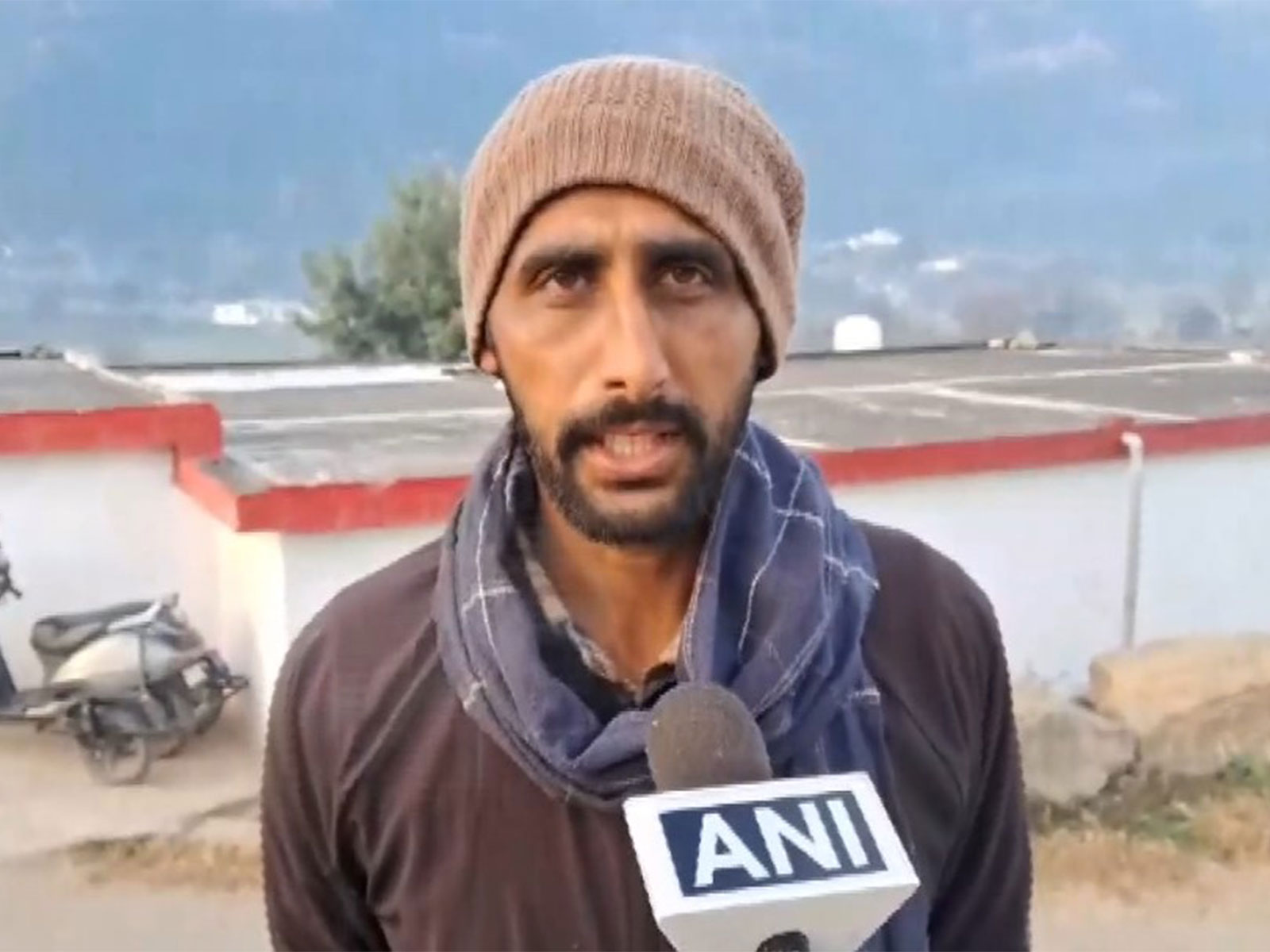 Local who witnessed the retaliation of drones by the Indian Army, Rajouri (Photo/ANI)
