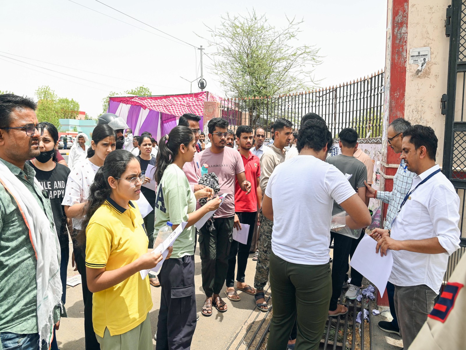 Aspirants outside a NEET exam centre (File Photo/ANI)
