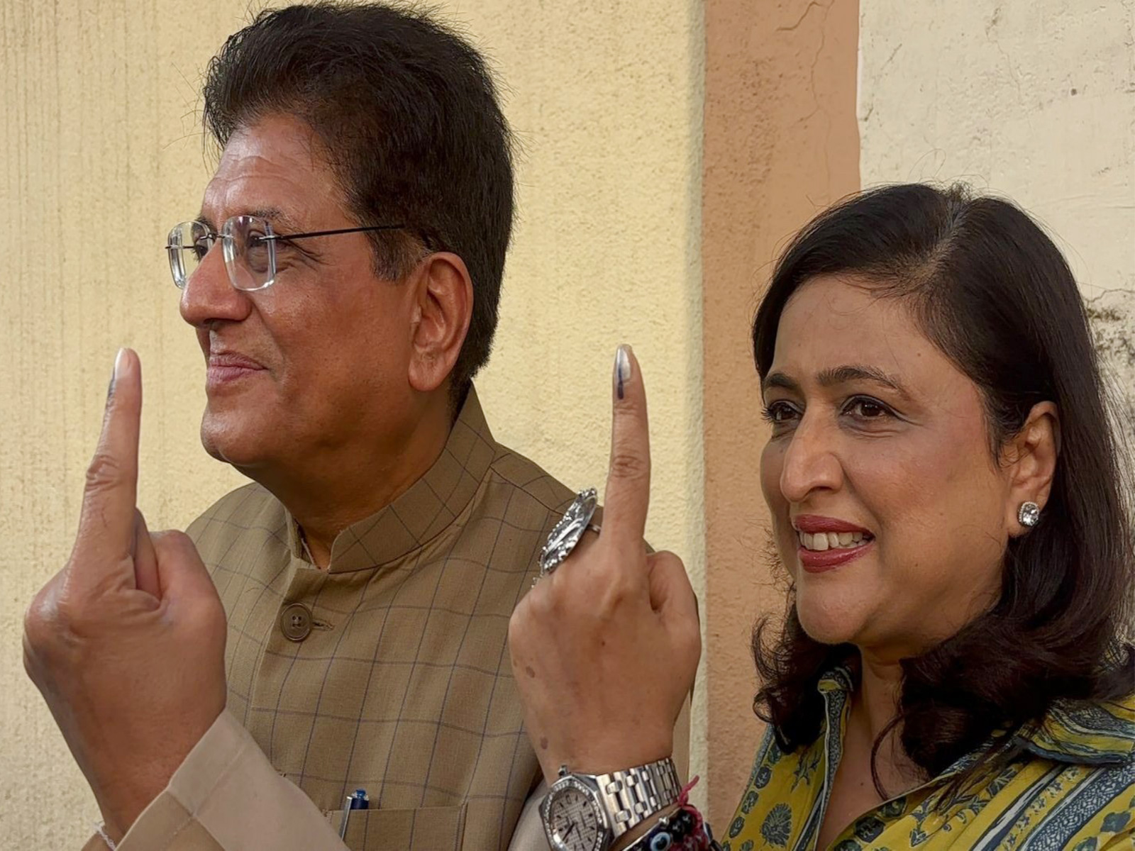 Union Minister Piyush Goyal casts vote along with wife (Photo: ANI)